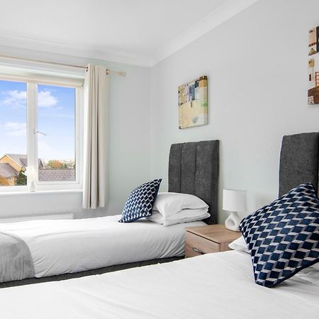 Onsitestays - Cosy 2-Bedroom Apartment With Free Parking, Wi-Fi & London Links Northfleet ภายนอก รูปภาพ